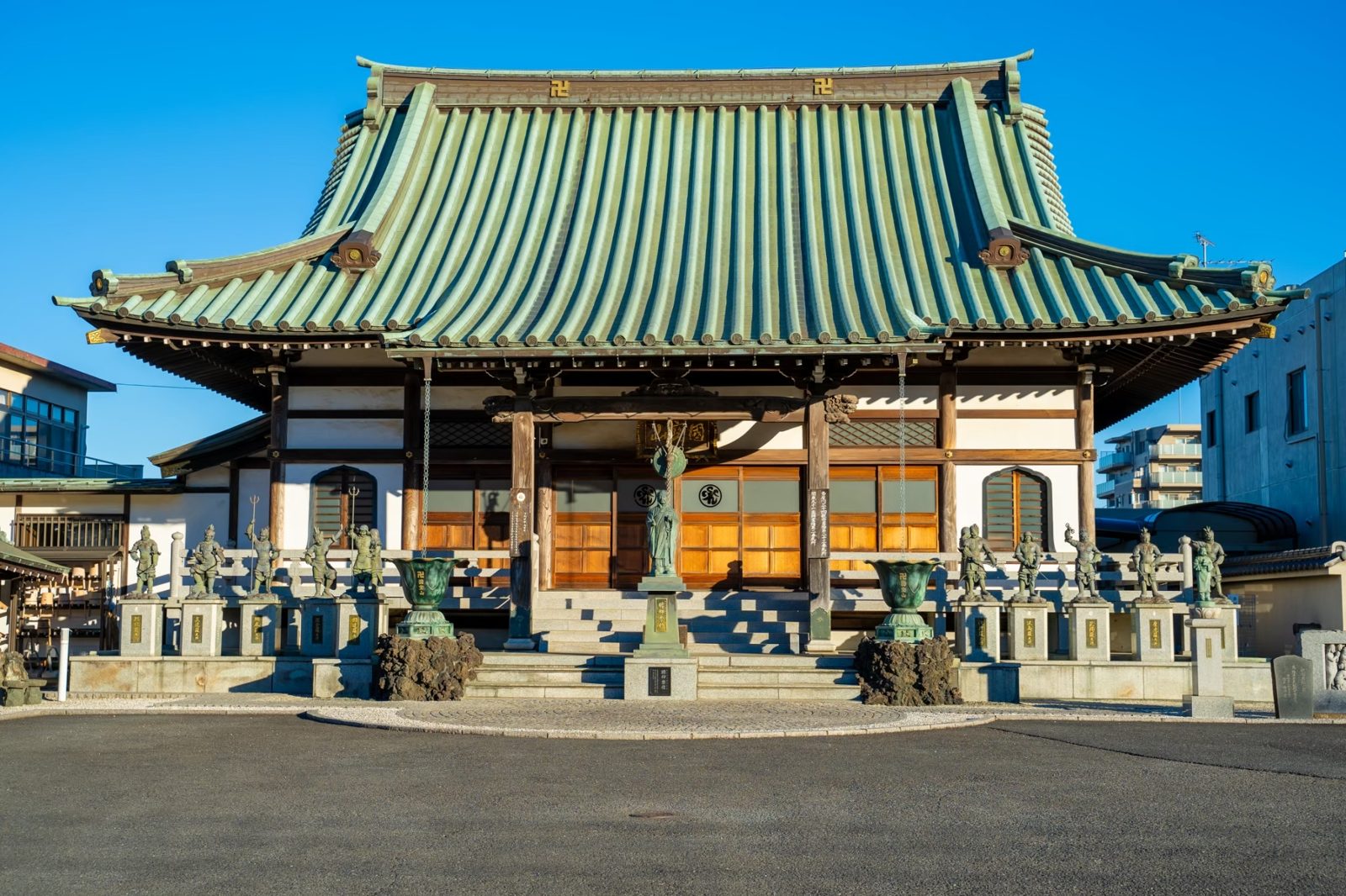 医王寺 本堂